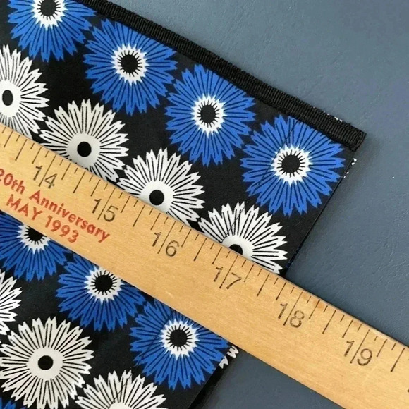 Golftini Women’s Skort Size 2L Black Blue White Floral Side Zipper EUC - Picture 13 of 14